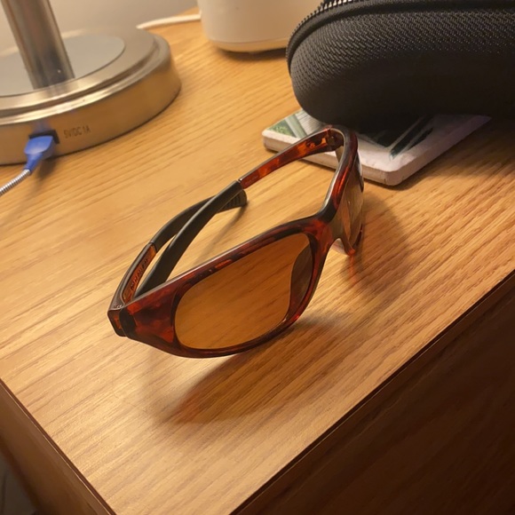 COSTAS WHITE TIPS - Picture 3 of 3